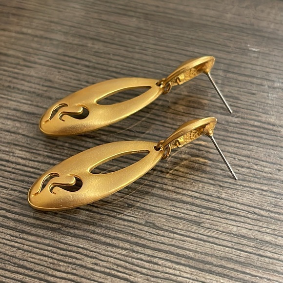 Vintage Matte Gold-tone Dangle Drop Earrings - Picture 4 of 10